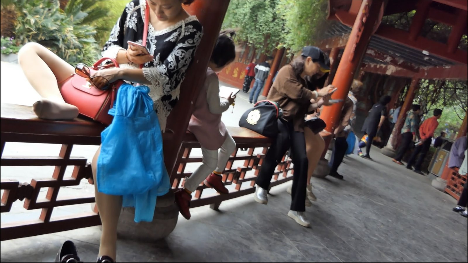 streetsnapnylon[00 00 53][20181208 233829 5]